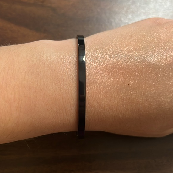 Stainless steel black bangle bracelet - Picture 2 of 4